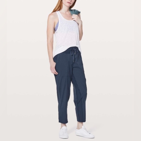 Lulu🍋 dance studio crop ll *unlined 20” - Picture 3 of 7